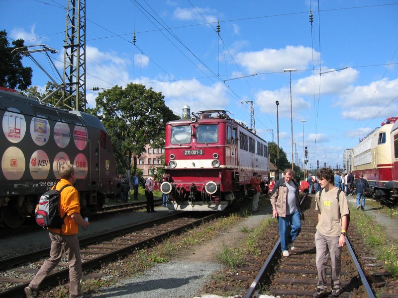 BR 211 001-3 der Deutschen Reichsbahn beim Eisenbahnfest in Frth