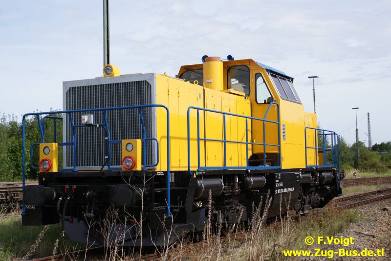 BR 214 von Leonard Weiss . Diese lok hat sehr hnlichkeit mit einer Playmobil Lokomotive von den Farben her.

Hier im GBF Freiburg 