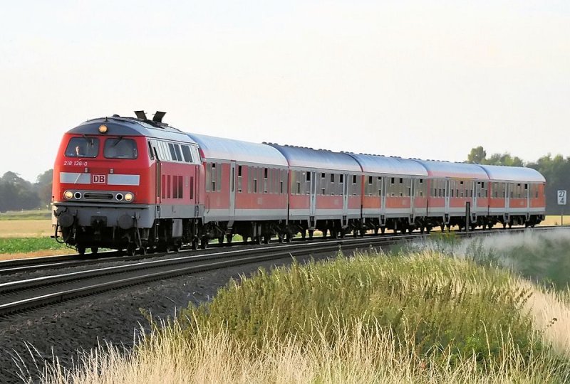BR 218 136-0,  Gegenzug  Eifelbahn von Kln kommend kurz vor Euskirchen. 