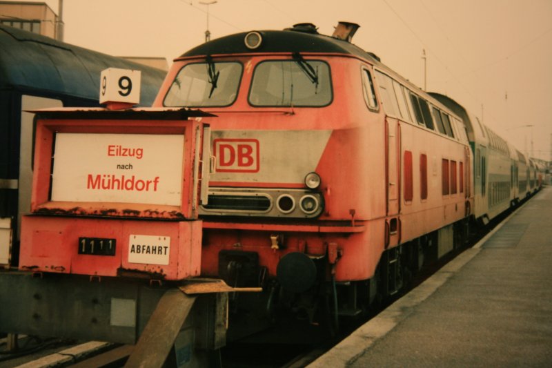 BR 218 (1993) in Mnchen zur Abfahrt bereit. 