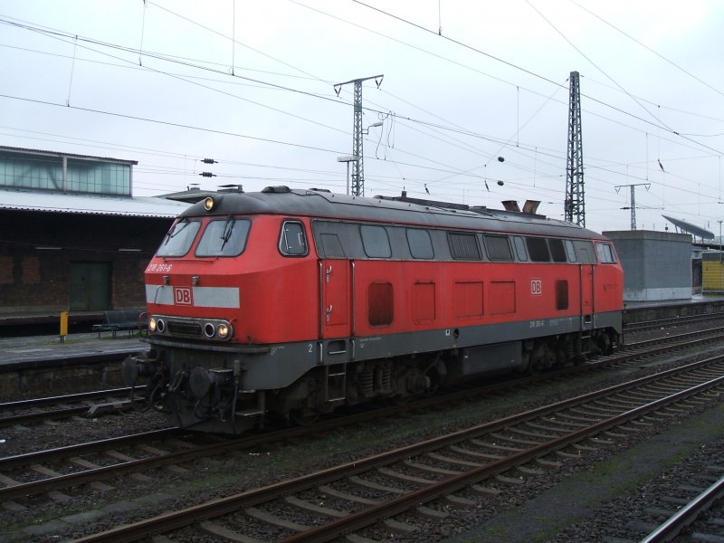 BR 218 261-6 Solo im Dortmunder Hbf.,wartet auf Ausfahrt.
(13.11.2007)