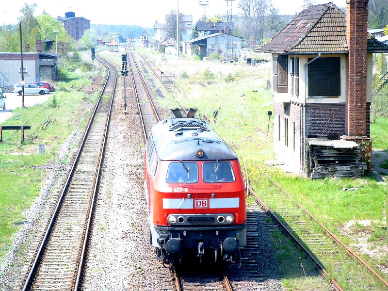 BR 218 407-5 der DB AG fhrt aus Grevesmhlen Bf  nach Bad Kleinen (05. Mai 2006)