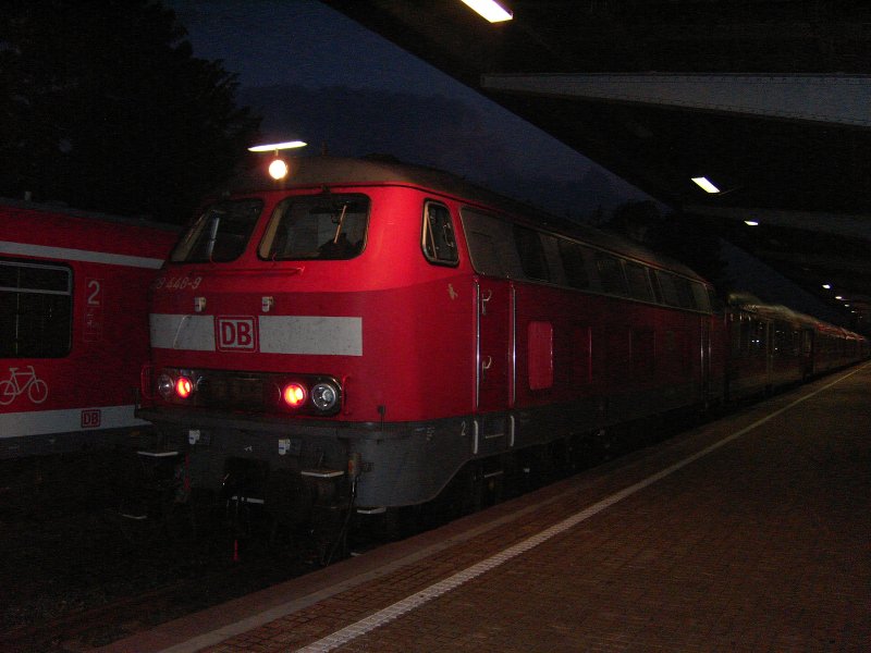 BR 218 448 steht um 22uhr in Bad Harzburg und fhrt gleich ber Vienenburg nach Ilsenburg
Leider etwas nebelig