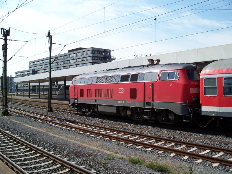 Br 218 470 von Bad Harzburg nach Hannover in Hannover Hbf (19.7.2007)