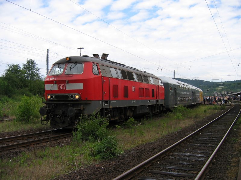 BR 218 499-2 fhrt mit Sonderzug vom Bahnhof Altenbeken ab