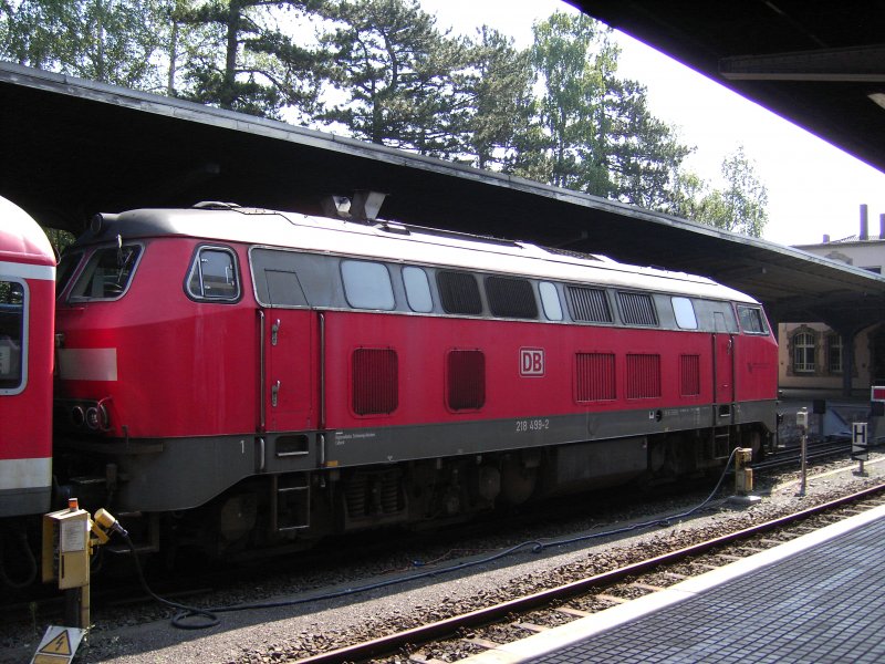 BR 218 499-2 steht im Bad Harzburger Bahnhof