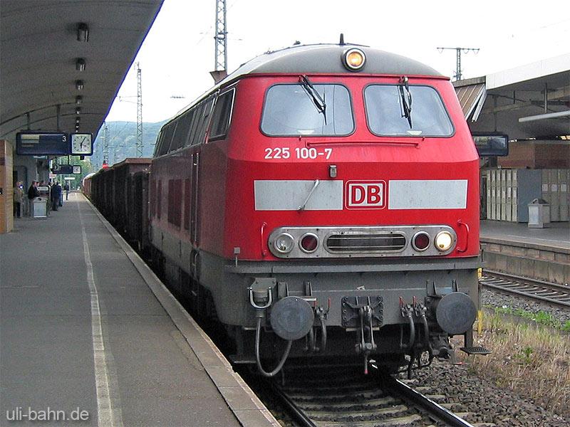 BR 225 100-7 am 31.5.2006 in Koblenz Hbf