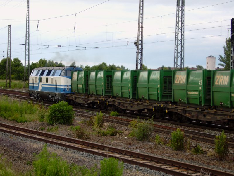 Br 228 der Rennsteigbahn mit einem M�llzug am 11.06.09 in Gro�korbetha