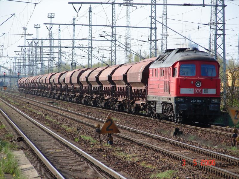 Br 232 146-1 vom Rostocker Seehafen auf dem Weg Richtung Bentwisch. 3.5.06