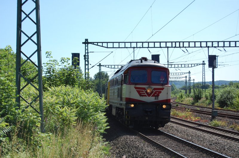 Br 232 der EVB mit ihrem Sonderzug von Lbeck nach Altenbeken beider Einfahrt in den Bahnhof von Langeland, 5.07.09