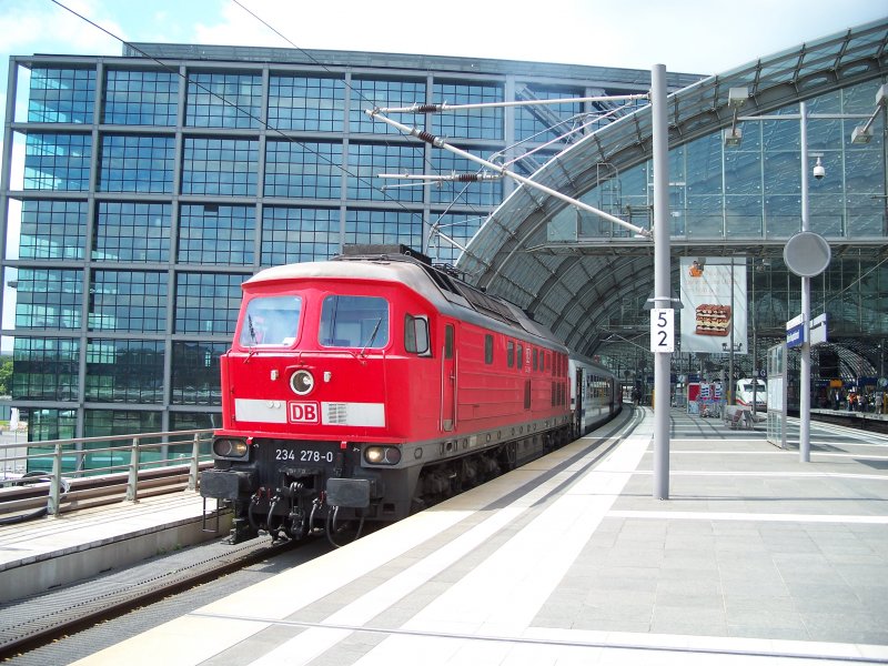 Br 234 278 hing am 30.05.07 am  Berlin - Warszawa  Express. Hier aufgenommen im Berliner HBF.