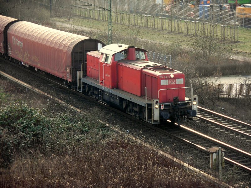 BR 294 168 ist mit einem 2-Wagen-Zug am 04.01.2008 auf der Nokia-Bahn in Richtung Herne/Gelsenkirchen unterwegs 