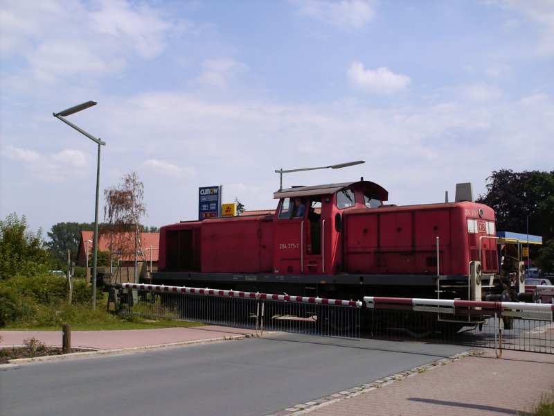 BR 294 375-1 rangiert am 20.6.07 in Marklohe  whrend der Mittagszeit auf der Nebenstrecke zwischen Nienburg (Weser) und Liebenau (Aue).