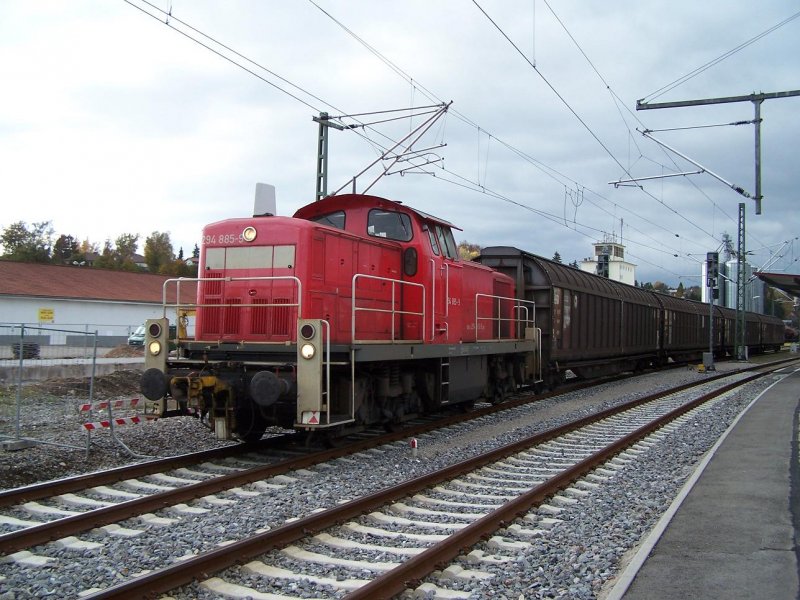 BR 294 885 in Donaueschingen mi einem Zug Villingen - Neustasdt am 26/10/09.