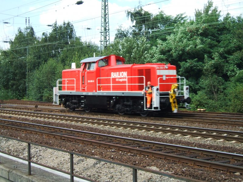 BR 294 bei der Rangier-Fahrt in BO Langendreer West.(13.08.2007)