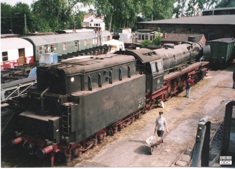BR 41-042 im Museum Darmstadt Kranichstein Mai 2000
(Creative Commons Namensnennung-Keine kommerzielle Nutzung-Weitergabe unter gleichen Bedingungen 2.0 Deutschland License.) Martin Fay