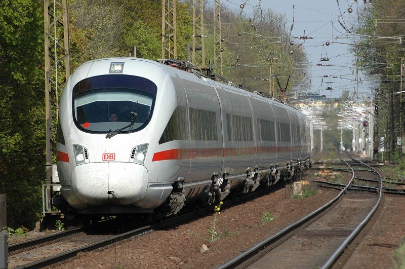 BR 411 Tz1165 durchf�hrt als ICE1544 Leipzig Leutzsch in Richtung Frankfurt(M). (20.04.07)