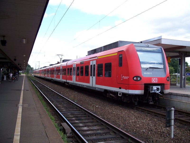 Br 424 022 fhrt zurck nach Hannover Hbf (Minden) (3.8.2007)