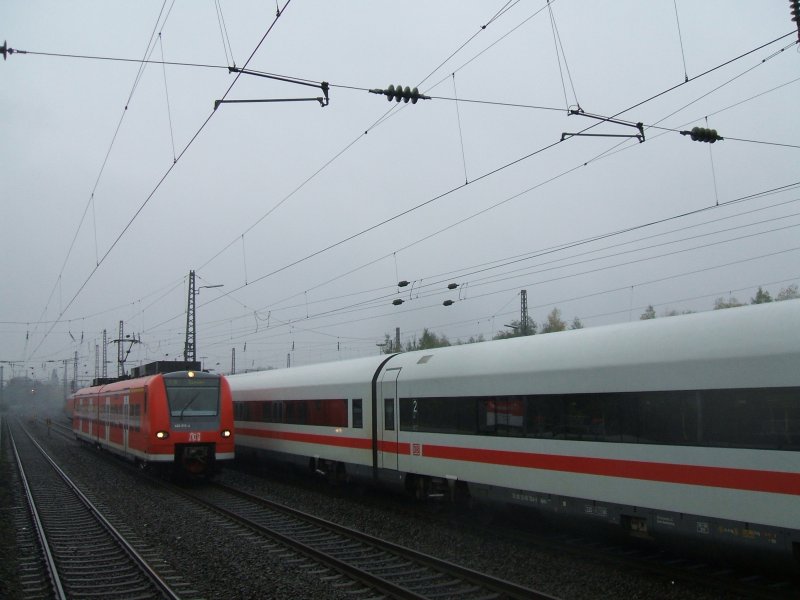 BR 426 ,RB 16 Essen - Siegen,kreuzt den IC 1818 in Bochum
Ehrenfeld.(21.10.2007)
