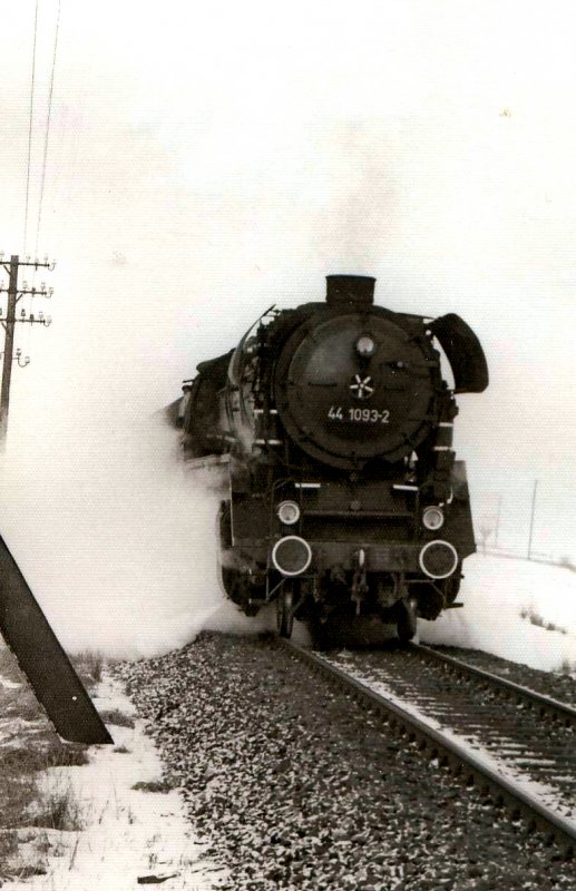 BR 44 auf der Strecke von Grimmenthal nach Sonneberg, Winter 1987