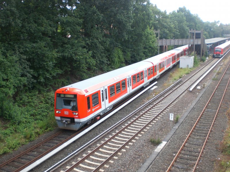BR 474 als S1 nach S-Bahnhof Hamburg Airport/S-Bahnhof Hamburg-Poppenbttel am S-Bahnhof Hamburg-Rbenkamp.