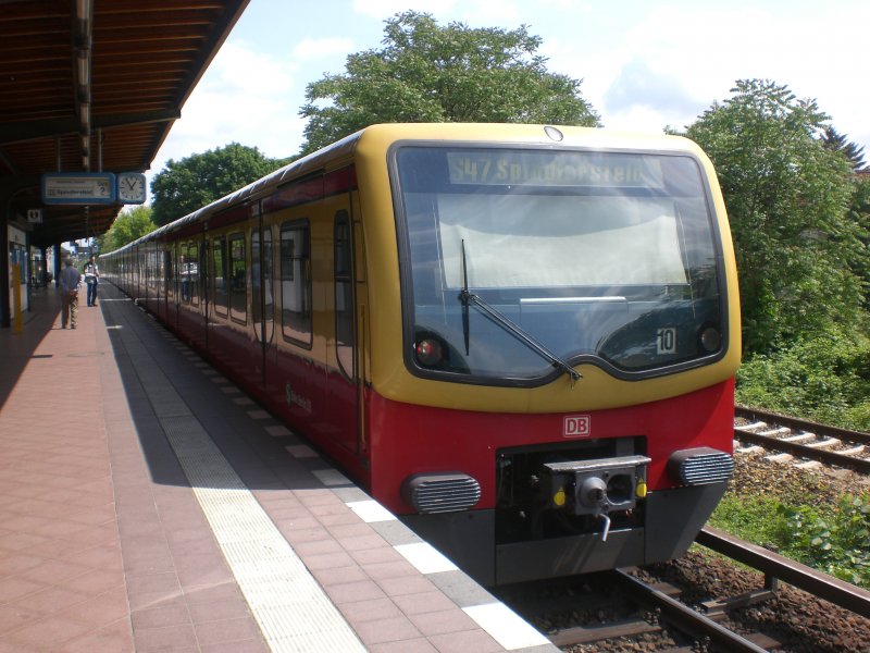 BR 481 als S47 nach S-Bahnhof Berlin-Spindlersfeld im S-Bahnhof Berlin Kllnische Heide.