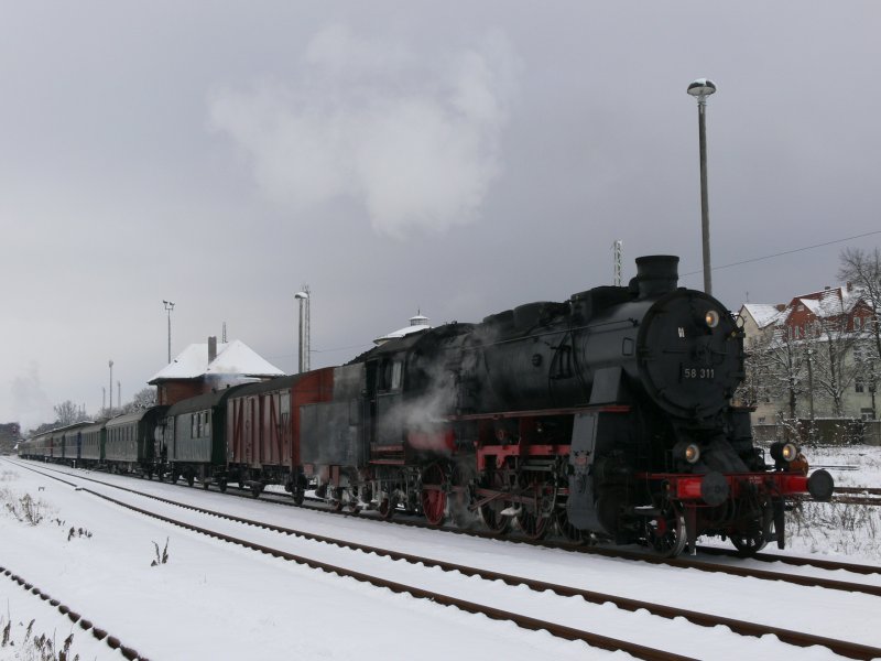 Br 58 311 am Bahnhof Arnstadt 14.02.09