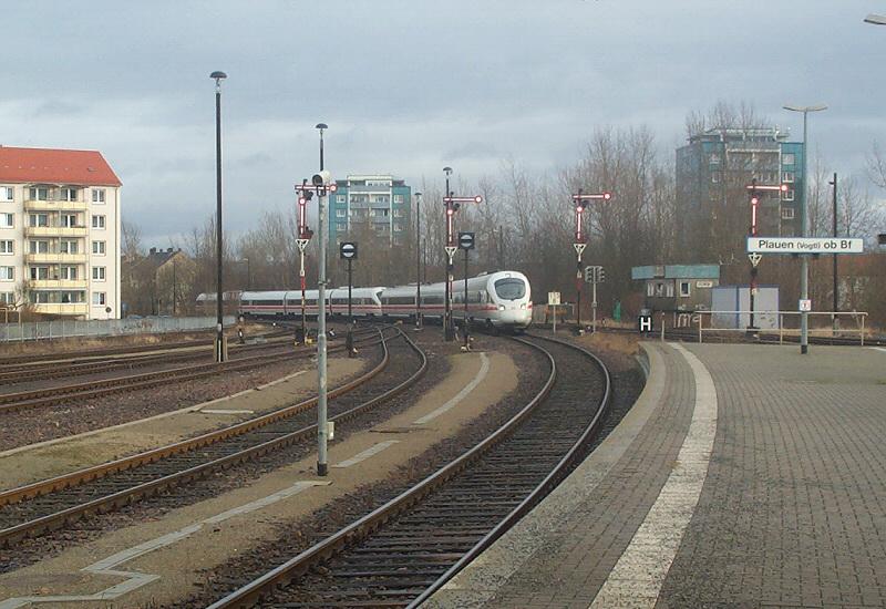 BR 605 (ICE-TD) am 30.12.2002 bei der Einfahrt in Plauen /Vogtl.ob Bf