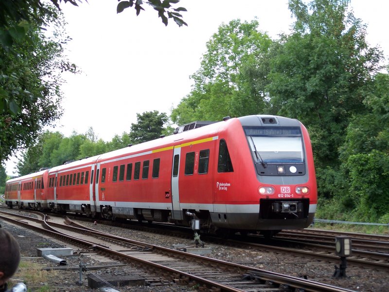 Br 612 014 (vordern) und b12 517 (hinten)fahren whrend des Aufenthals des Vt 08 in Bad Harzburg ein (18.8.2007)