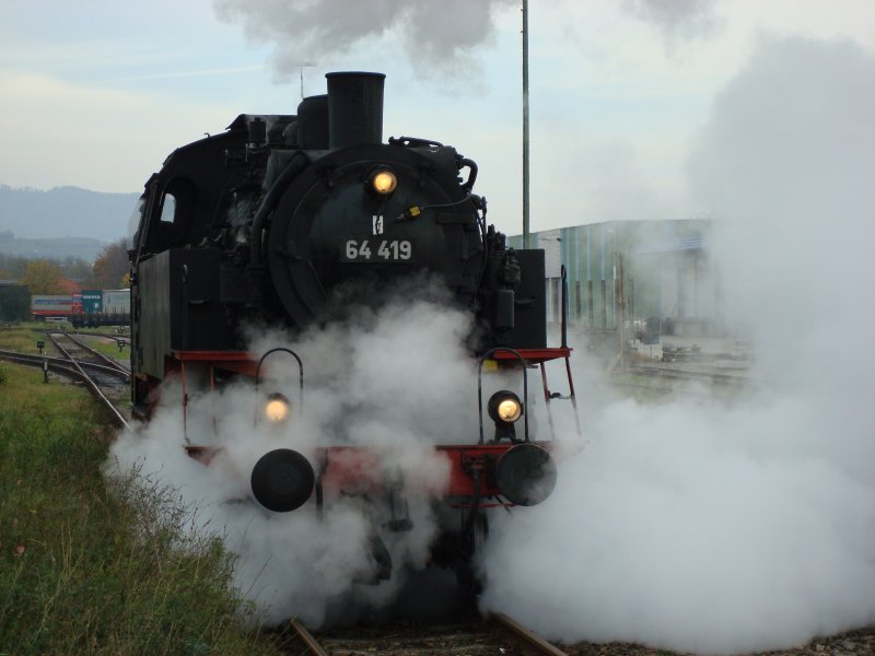 BR 64 unter Dampf in Breisach/Baden
2.11.2008