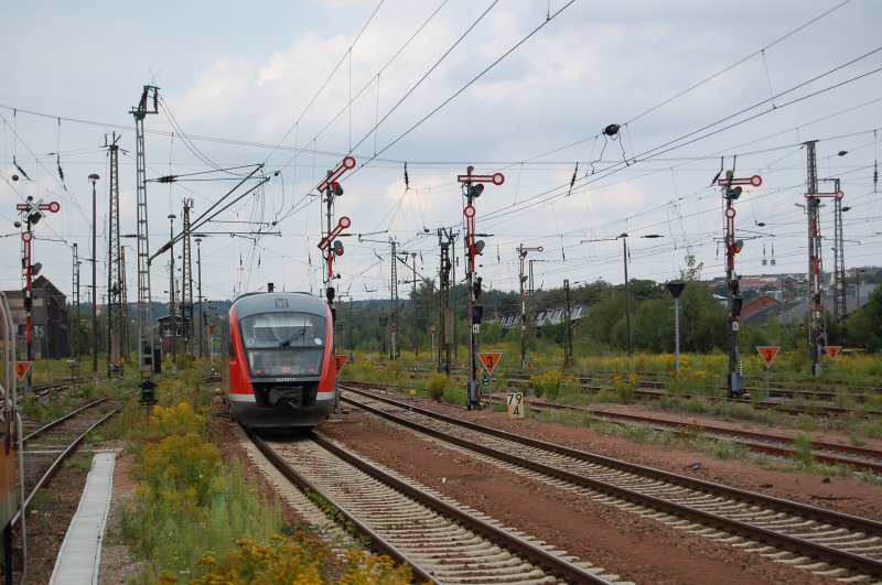 Br 642 197-8 passierte am 22.08.09 als Sonderzug nach Olbernhau-Gr�nthal die Signalgruuppe des Chemnitzer Hbf.