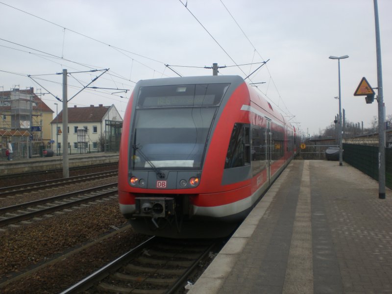 BR 646 (Stadler GTW) als RE6 nach S+U Bahnhof Berlin-Spandau im Bahnhof Falkensee.