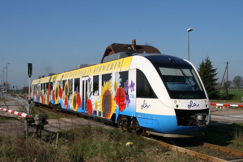 BR 648 Ostseelandverkehr f�hrt aus dem Bf. Gro� Br�tz. 03/2007