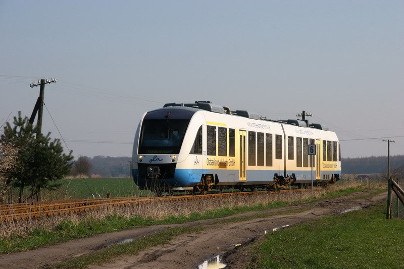 BR 648 Ostseelandverkehr mit Triebwagen 702. 03/2007