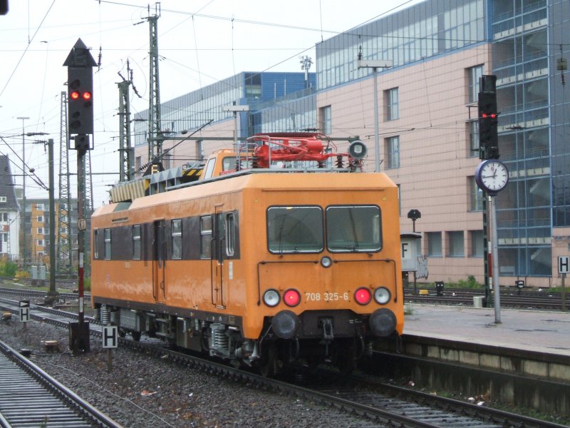 BR 708 325-6 in Dortmund Hbf.(06.12.2007)Leider Nachschuss!