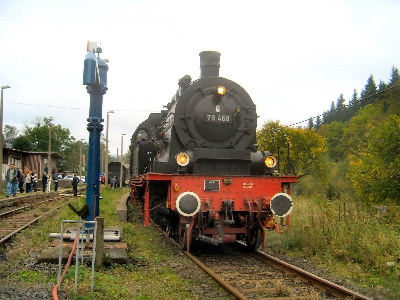 BR 78 am Wasserkran in Sttzerbach, Sonderfahrten der Rennsteigbahn 2006