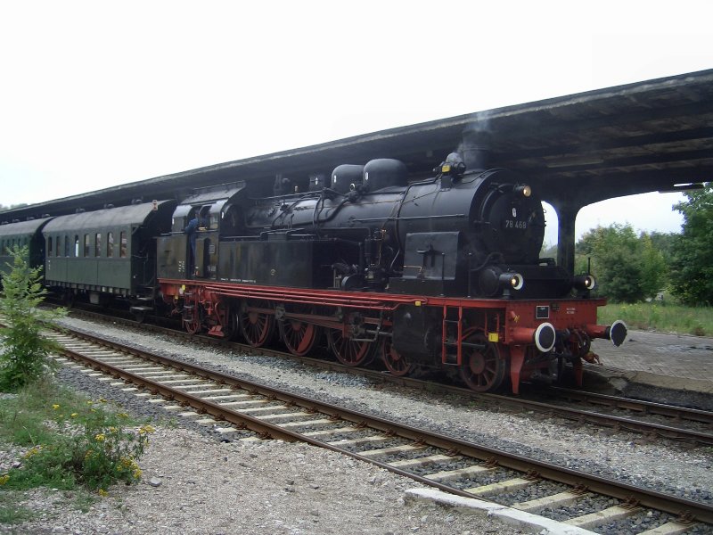BR 78 in Ilmenau vor Donnerb�chsen. Dampfzug der Rennsteigbahn nach St�tzerbach. BR 78 ist nicht steilstreckentauglich.