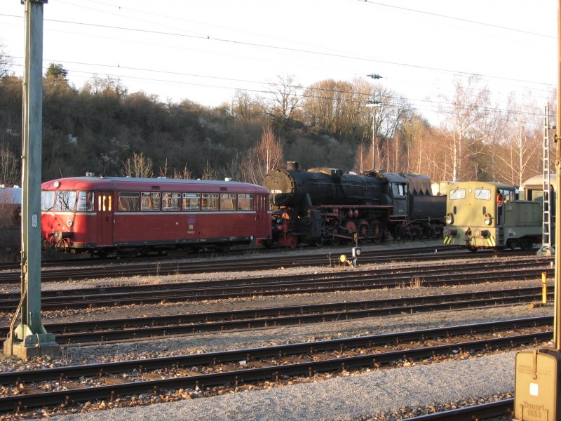 Br 796 625-2 und BR 52 7596 und ein mir unbekannte Diesellok auf dem  ehmaligen Betriebwerkgelnde in Rottweil am 6.4.07