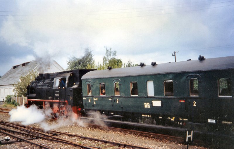 BR 91 mit Sonderzug in Erfurt-West, um 1988