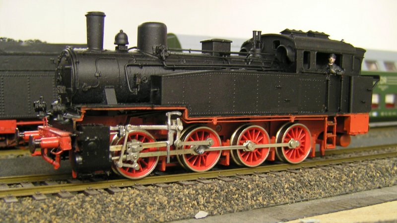 Br 92.5 von der anderen Seite. Sie wird die Bezeichnung 92.564 tragen, weil ich von dieser Lok genau weiss, dass sie die Lichmaschine auf der rechten Seite hatte. 