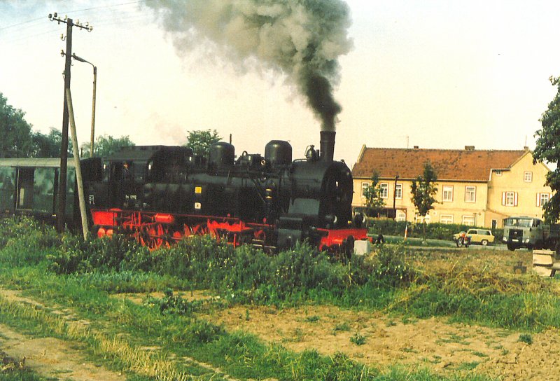 BR 94 mit Sonderzug des DMV bei Grfentonna an der Strecke Erfurt - Bad Langensalza um 1986, Aufnahme auf ORWO-Film (Foto gescannt)
