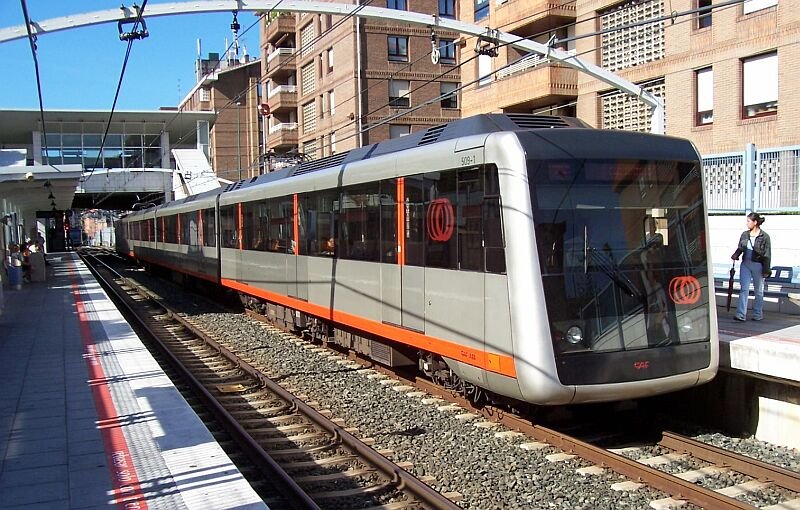 BR UT 500 der Linie 1 in der Station Bidezabal(?), aufgenommen im September 2005. 