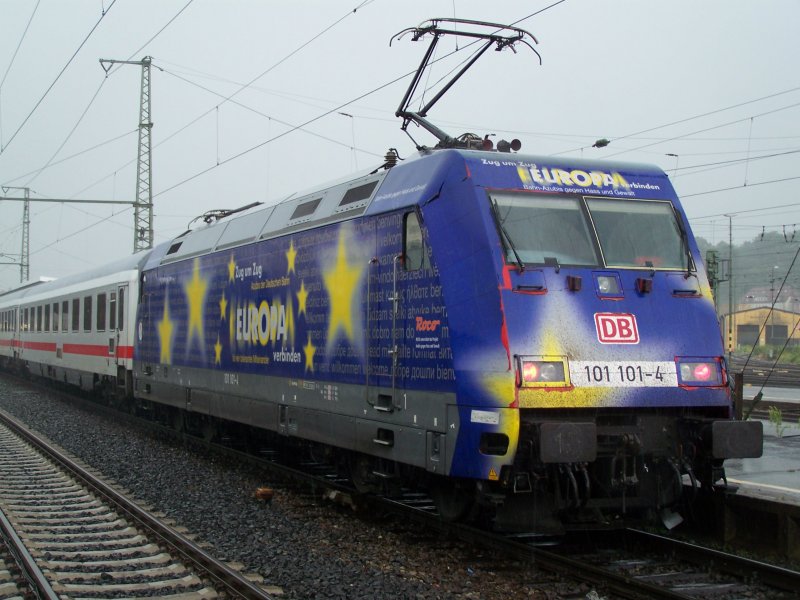 Br.101 101-4 stand am 20.Juli 2007 mit einem IC von Kalrsruhe Hbf nach Nrnberg Hbf im Bahnhof Aalen. 