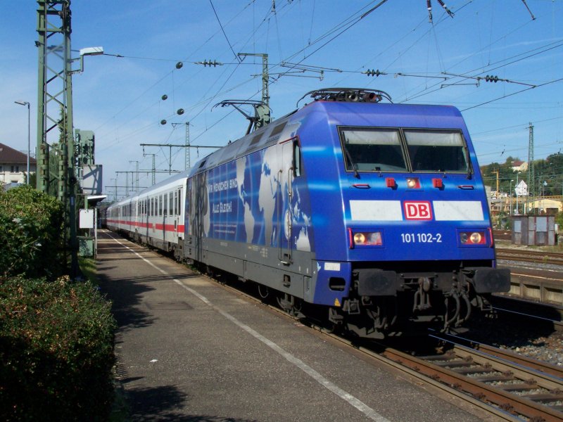 Br.101 102-2 bei der Ausfahrt aus dem Bahnhof Aalen. Aufgenommen am 21.September 2007, der Zug fuhr nach Karlsruhe Hbf ber Schwbisch Gmnd, Stuttgart Hbf, Vaihingen/Enz, Mhlacker und Pforzheim.