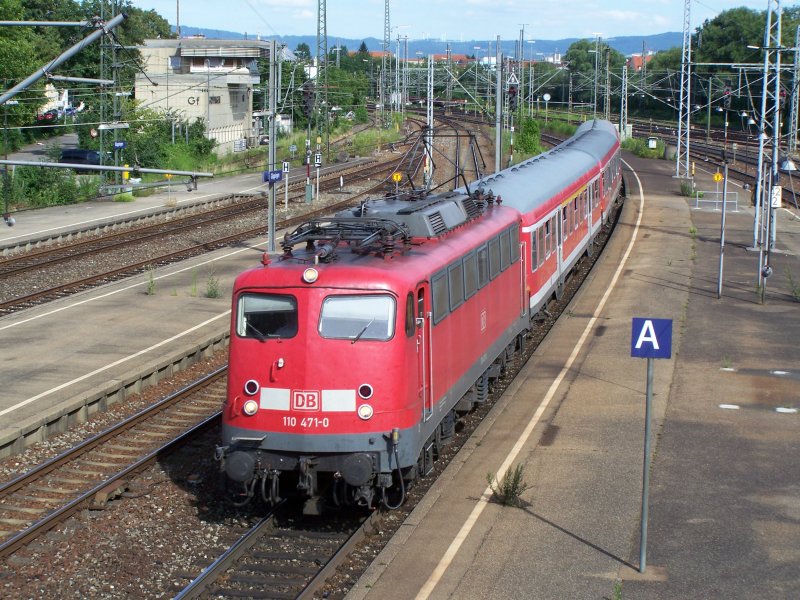 Br.110 418-1 bei der Einfahrt in den Bahnhof Gppingen. Aufgenommen am 13.Juli 2007