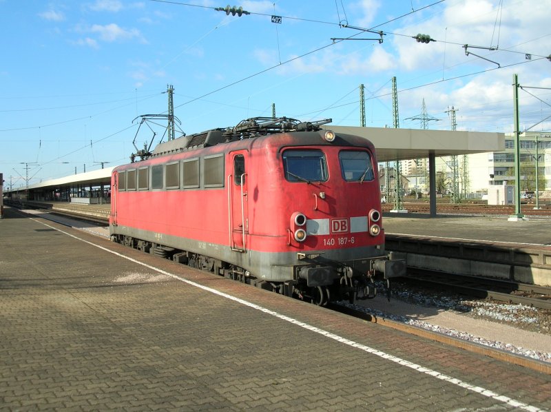 Br140 187-6 als Lz aus Deutschland zur Weiterfahrt nach Basel/Muttenz