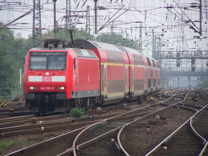 Br.146 026-0 bei der Einfahrt in den Bahnhof Dortmund Hbf. Sie zoge einen Regionalzug nach Dseldorf Hbf. Aufgenommen am 4.Oktober 2007