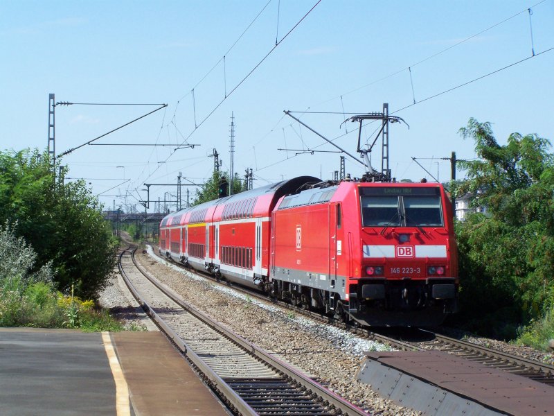 Br.146 223-3 fuhr mit einem IRE von Lindau Hbf nach Stuttgart Hbf. Aufgenommen am 26.Juli 2007 in Stuttgart-Untertrkheim.