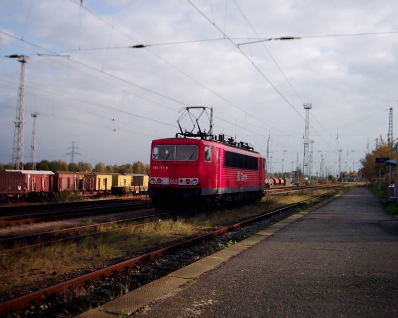 BR155 bei der Ausfahrt aus dem BW Rostock-Seehafen