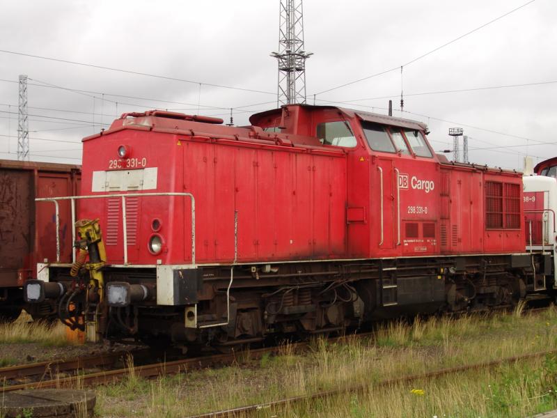 BR298 331-0 abgestellt im Kombiwerk Rostock-Seehafen(15.07.04)